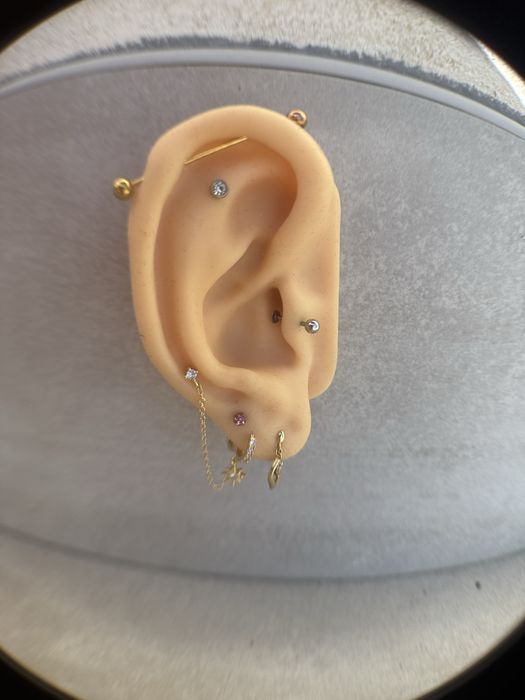 Przedłużanie rzęs • Piercing