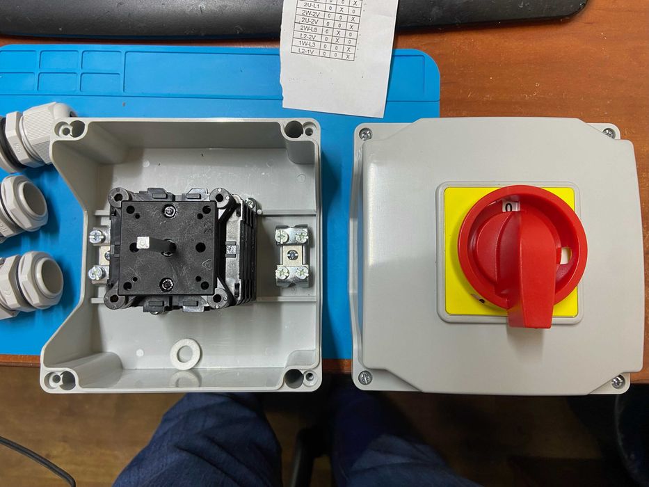 Пакетный переключатель LK40/4.322-ОК/45 в корпусе, 0-1-2, 40А, IP44