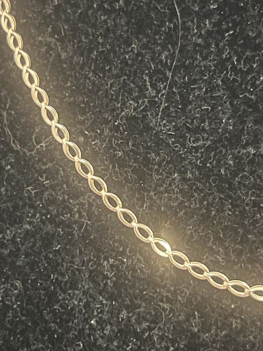 Cudny lancuszek zloto 575