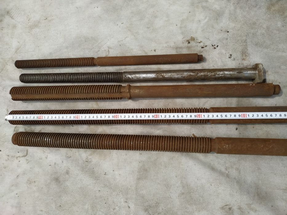 Винт с трапецеидальной резьбой