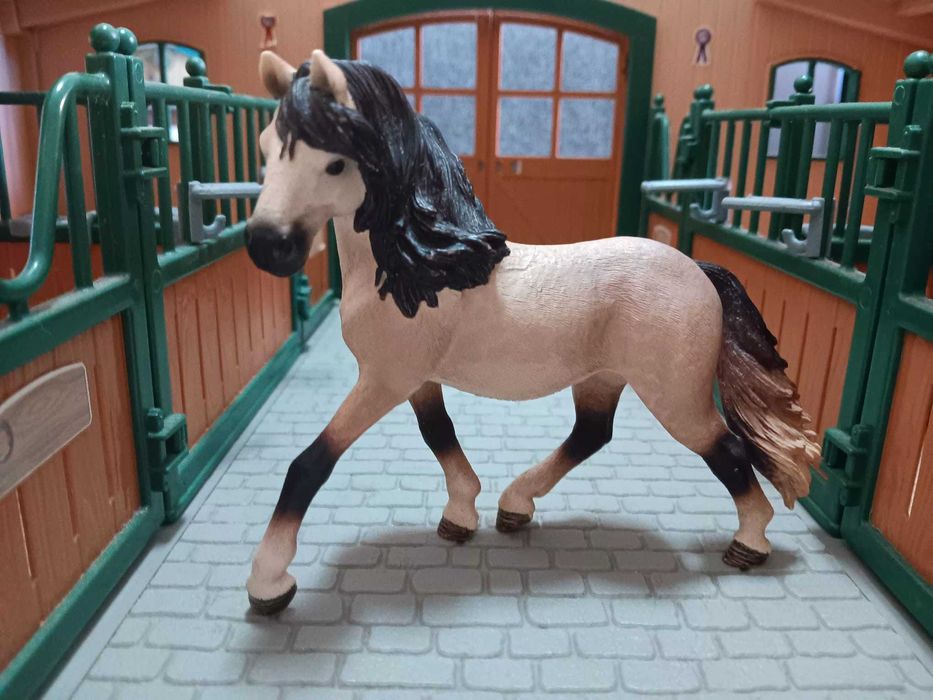 Schleich, brinquedos