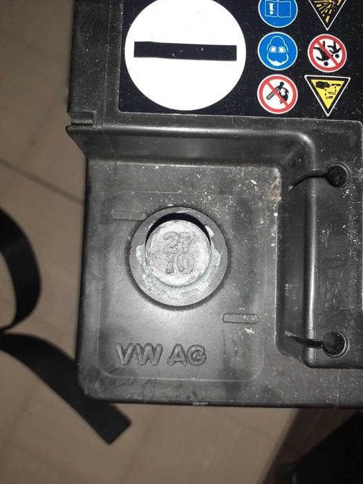 Акумуляторна батарея AUDI AGM Varta DE 680ah 7P0 915 105