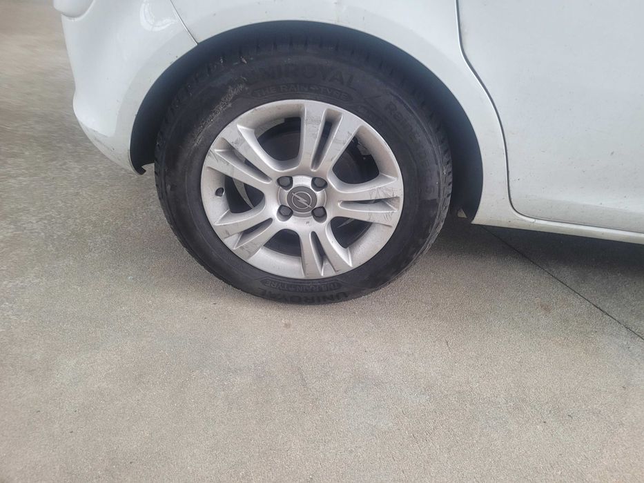 Opel Corsa 2012 para peças