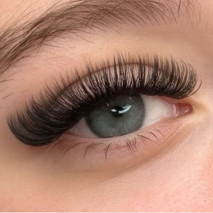 Нарощення вій від 500 грн