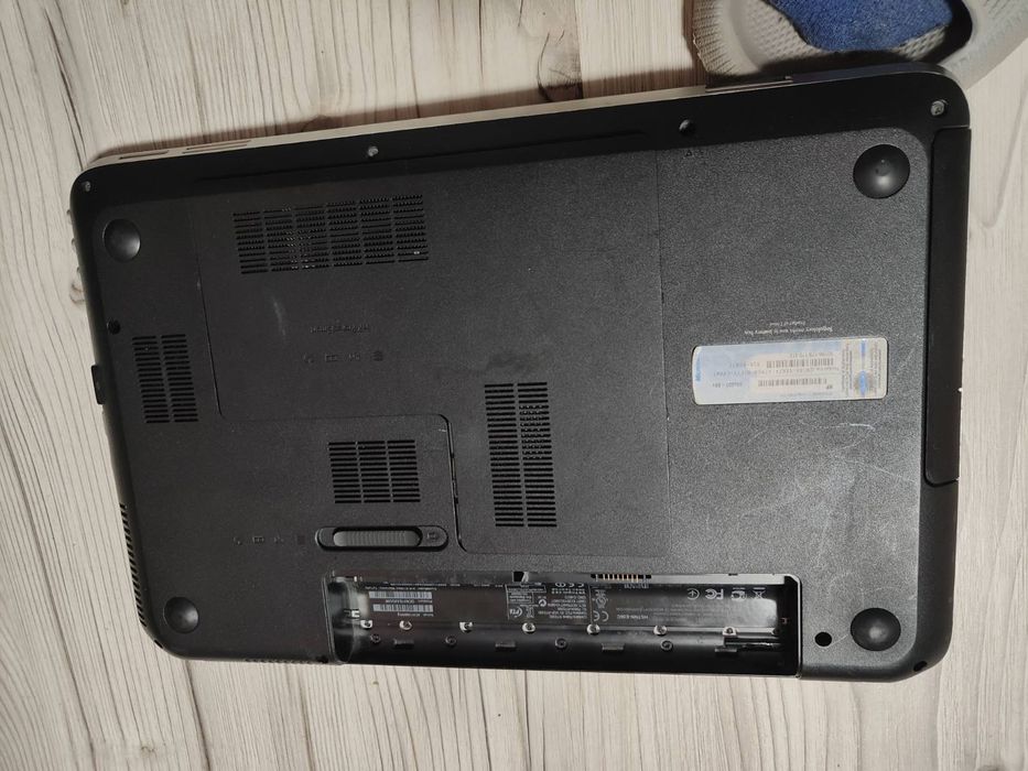 HP Pavilion DV6-6145EO битий
