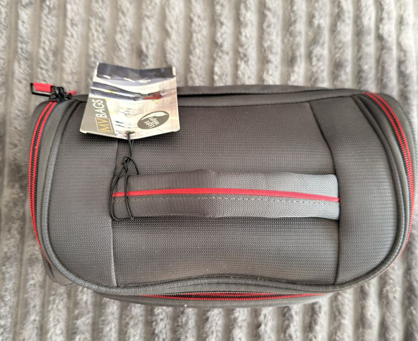 Kosmetyczka,kuferek . Nie używane