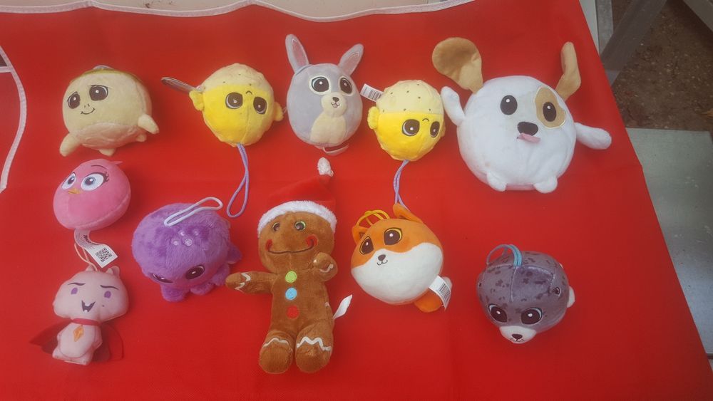 Conjunto  de  bonecos  peluxes  para crianças ou decoração