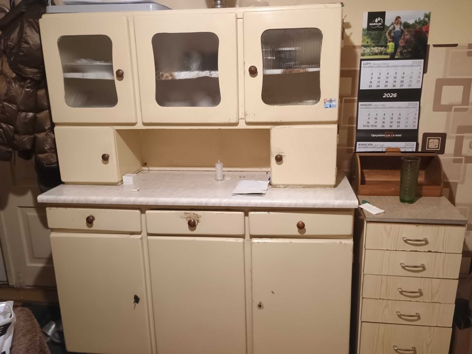 Kredens kuchenny retro