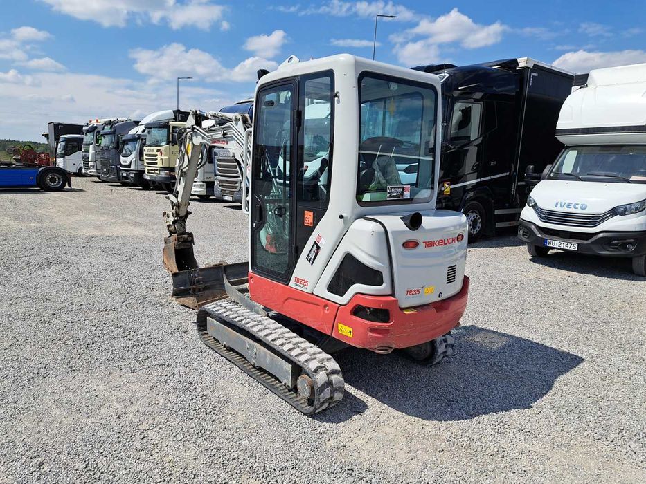 Koparka Takeuchi TB225