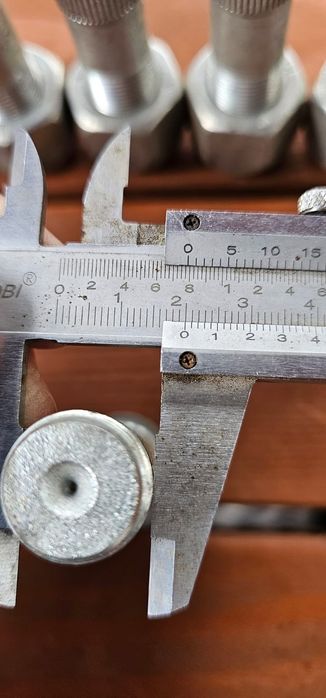 Szpilki  szpilka śruba śruby