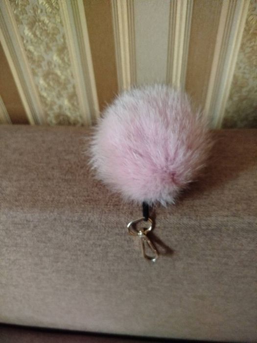 Брелок на сумку, ключи. Помпоны с натурального меха.