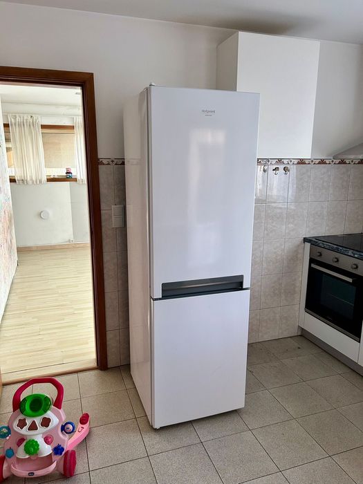 Frigorífico Ariston Hotpoint H8 A1E W