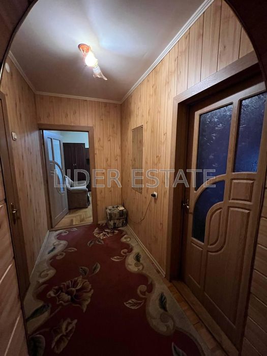 "Продаж двокімнатної квартири в Ужгороді"