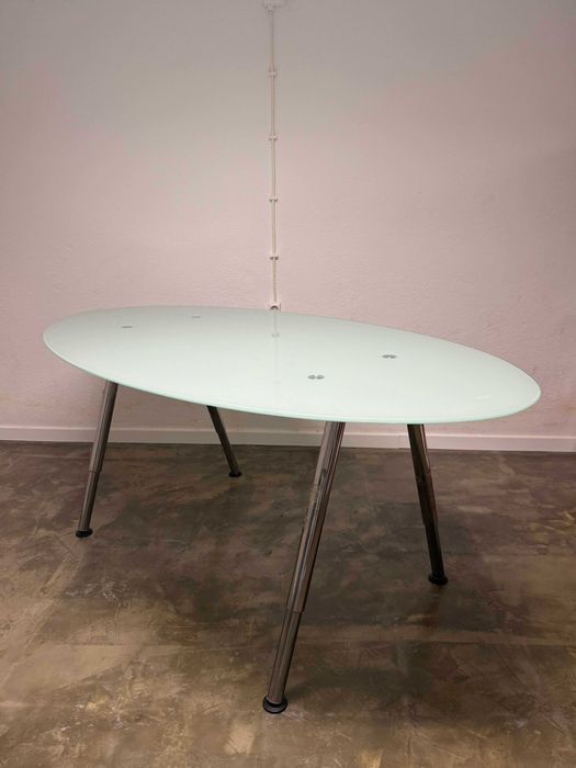 Mesa de jantar oval de vidro com altura ajustável