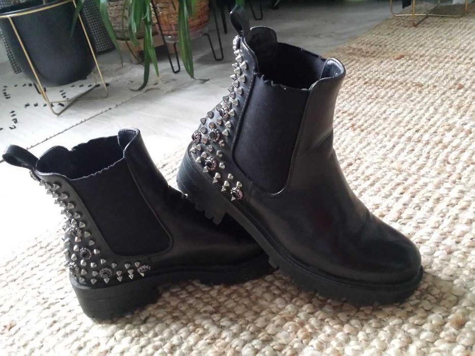 Damskie czarne botki rozm.37