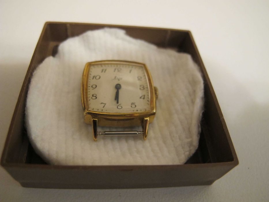 Zegarek damski nakręcany