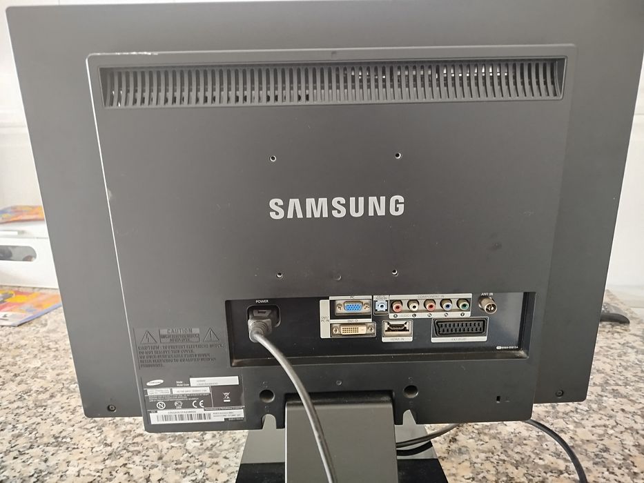 Televisor LCD SAMSUNG..