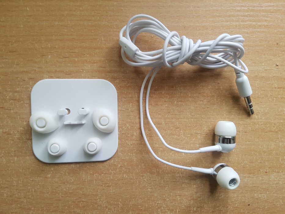 Radio  ELTRA  KINGA 2 model 300 . + gratis .