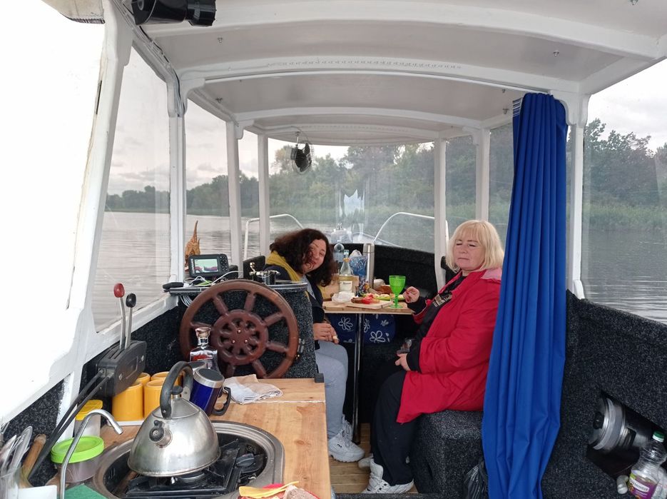 Катер каютный с лафетом