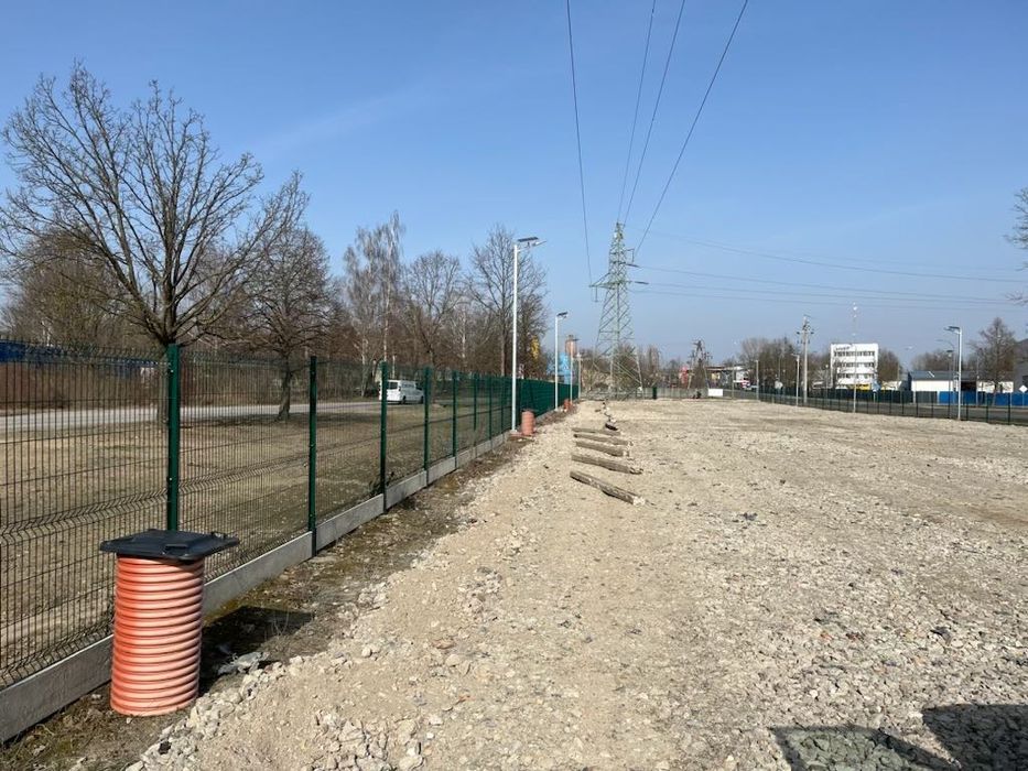 Parking TIR Ciechanów – miejsca postojowe, monitoring 24h,