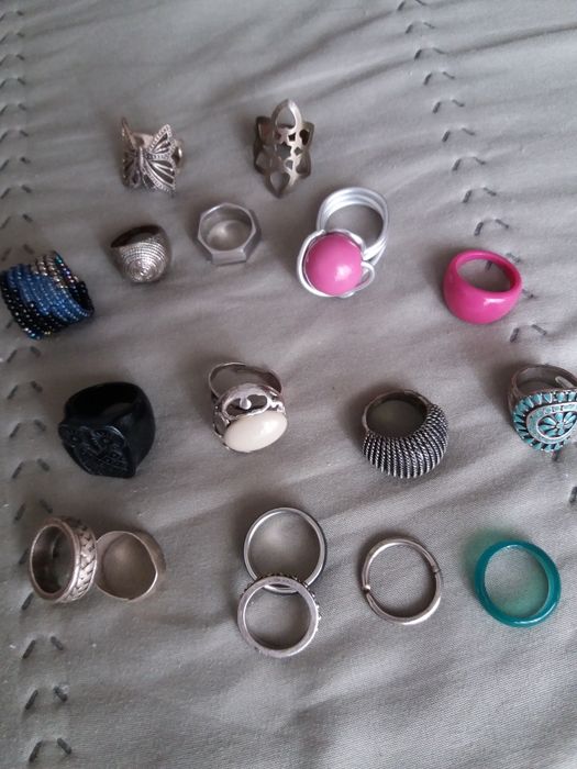 Aneis, brincos, pulseiras, impecáveis