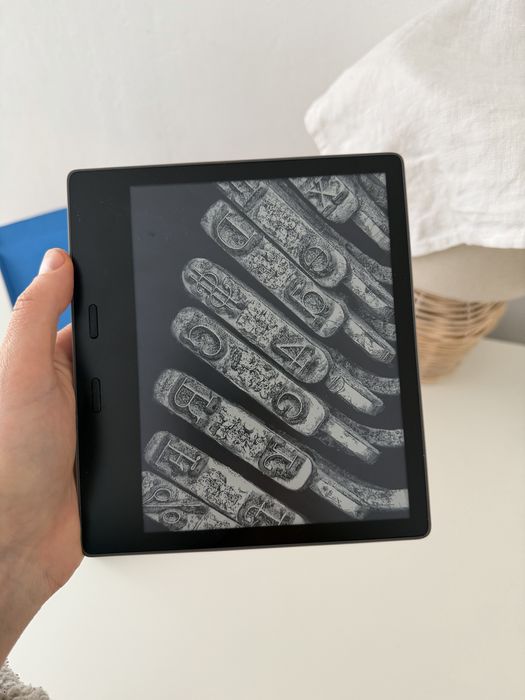 Kindle Oasis 7” (9 покоління) 8GB Wi-Fi | Преміум | Кнопки | Підсвітка