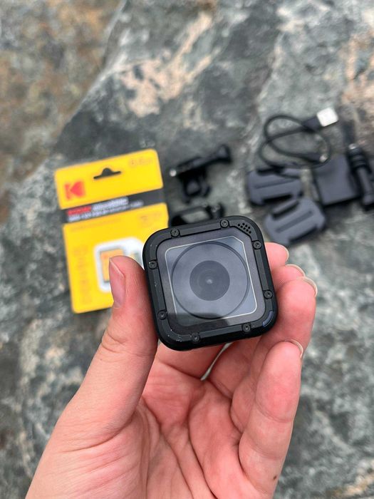 Екшн-камера GoPro Hero Session 1, з кріпленням для військових.