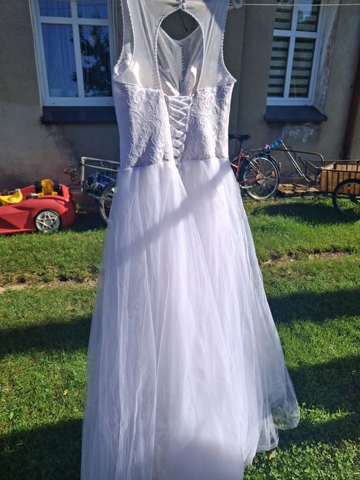 Suknia biała ślubna z halkom używana