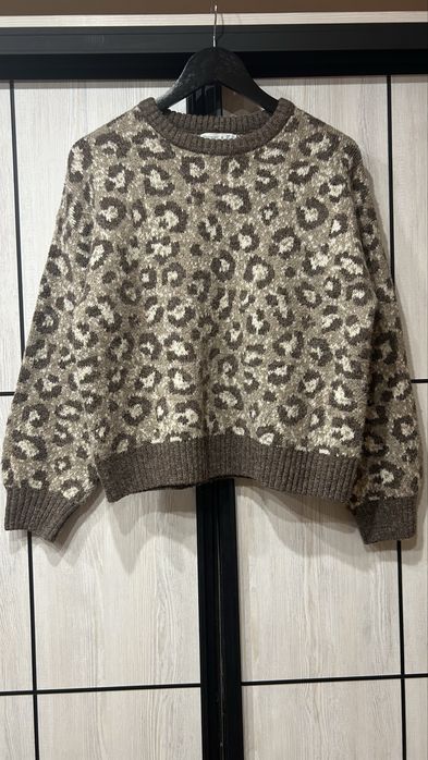 Теплий светр жіночий