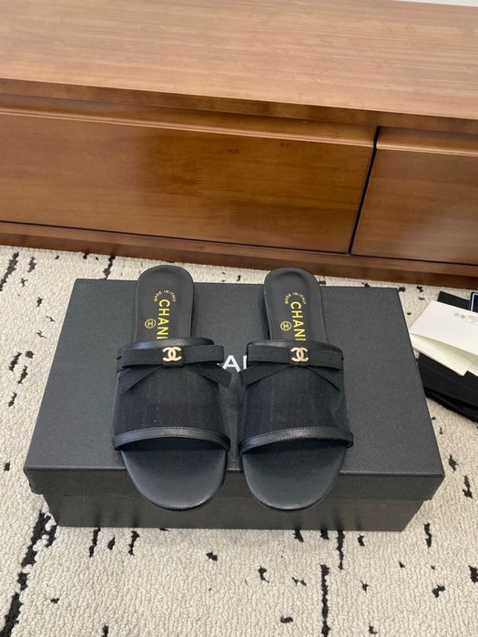 Klapki Chanel