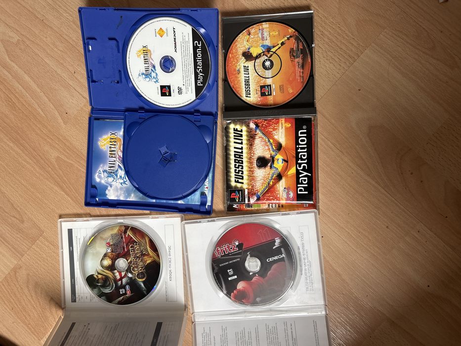 Zestaw gier PS2 PS1 PC – Final Fantasy X (Komplet 2 DVD), Fritz 11, Cursed Crusade, Fussball live