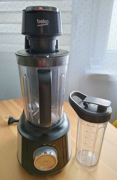 Blender kielichowy BEKO TBV8106BX (próżniowy)
