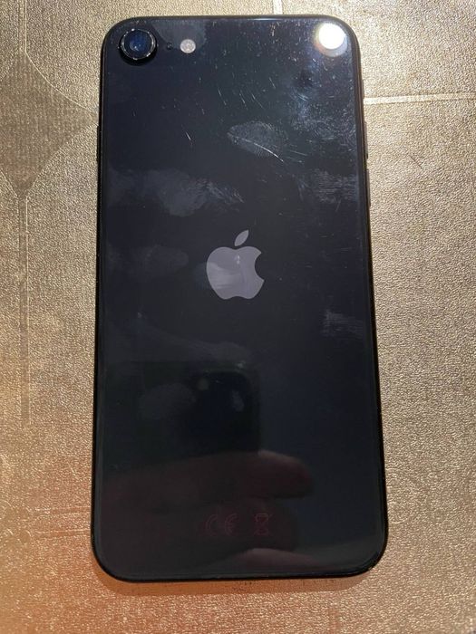 продам айфон се2020