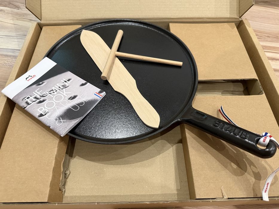 Чугунна сковорідка Staub