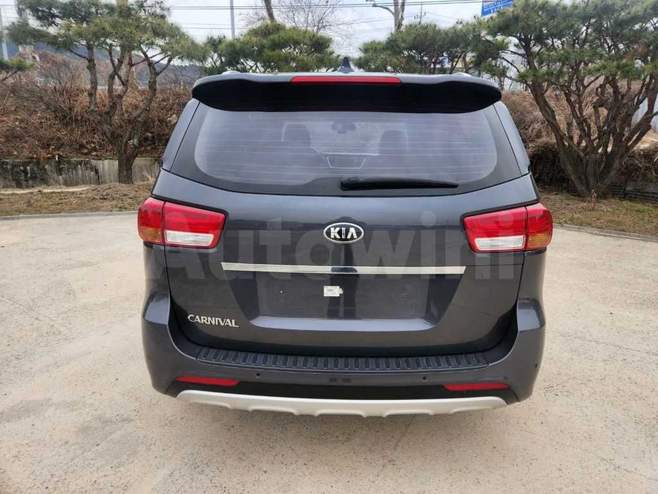 KIA CARNIVAL 9 місць / З пдв