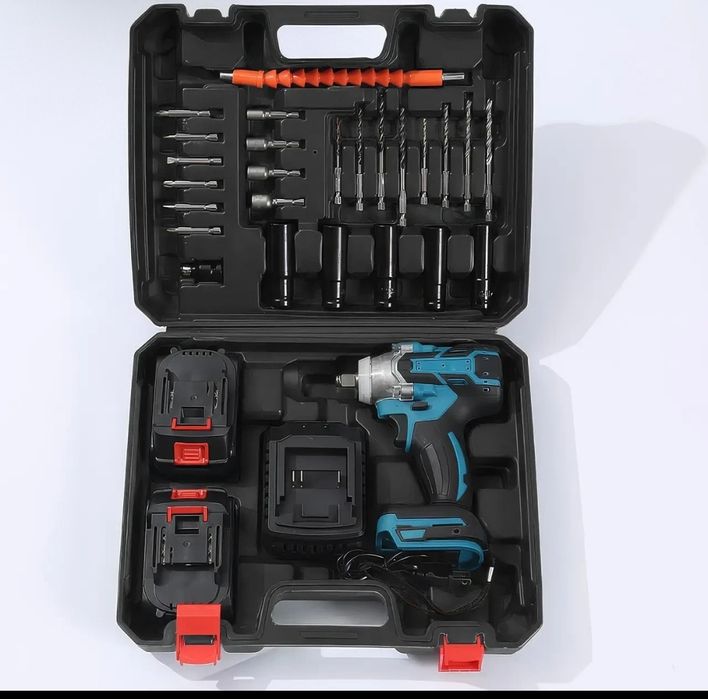 Ударный гайковерт на аккумуляторе с дополнительными насадками 25 штук