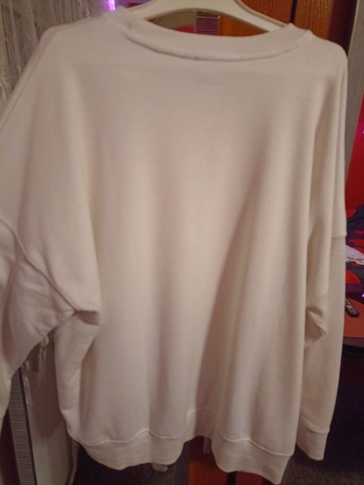 Biała ciepła bluza