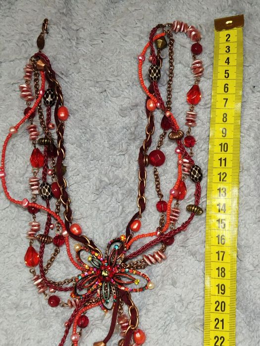 Прикраси. Набір: намисто і сережки.