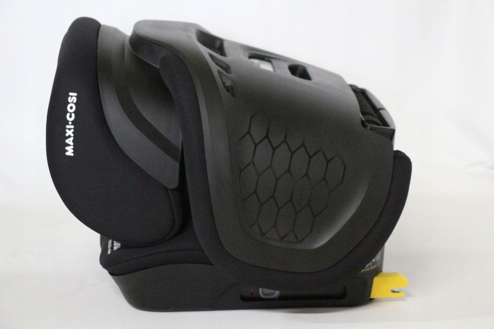 Fotelik Maxi Cosi Tanza i-size 15-36kg 100, 150cm full black