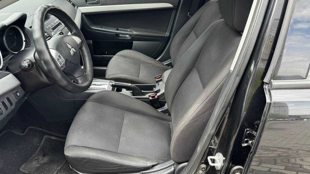 Mitsubishi Lancer 2011 Автомат 2011 газ бензин