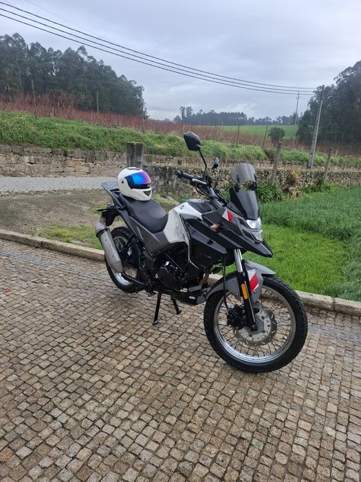 Sym  NHT  125 de 2023 revisionada como nova