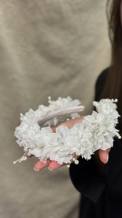 Обруч білий з квітами  (ручна робота )