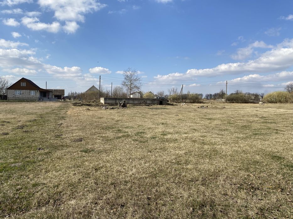 Продається земельна ділянка в Пулинах.