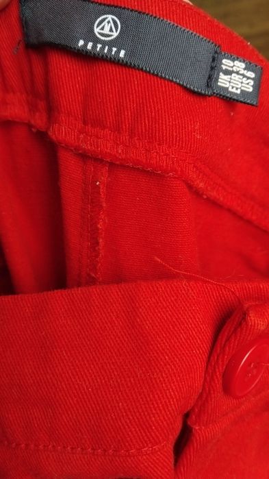 Червоні джинсів джогери