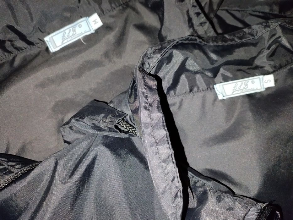 Casaco corta vento/ chuva