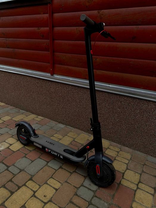 Електросамокат Forte VT1 Volta