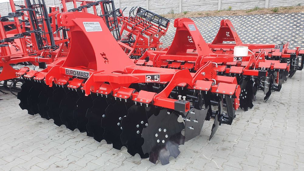 Agregat uprawowo siewny/uprawowy/brona/talerzówka Euro Masz.