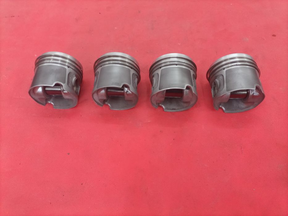 Tłok BMW n47 n47d20 e90 e87 E60 x3 f10 f20 f30 jak nowe