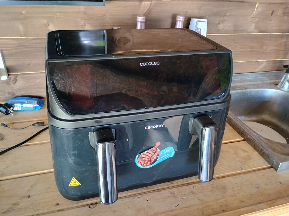 frytkownica beztłuszczową marki CECOTEC Cecofry&Grill Duoheat 1000.