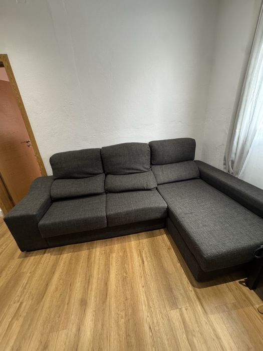 Sofá com chaise longue